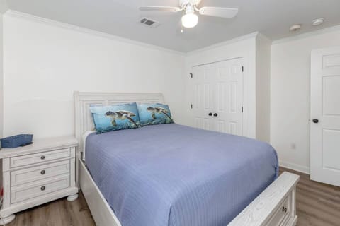 Oak Park Cottage, Newly renovated, great location! Cottage in Ocean Springs