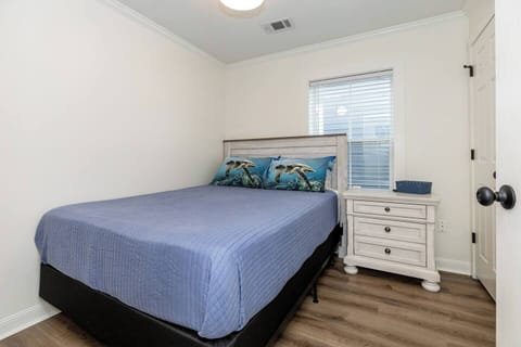 Oak Park Cottage, Newly renovated, great location! Cottage in Ocean Springs