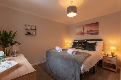 Luxury Southampton house with garden and parking House in Southampton