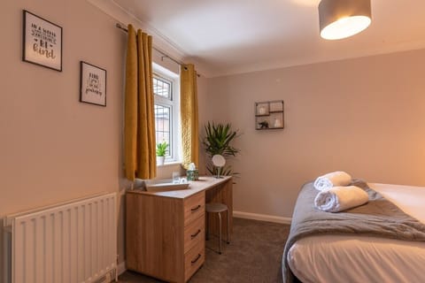 Luxury Southampton house with garden and parking House in Southampton