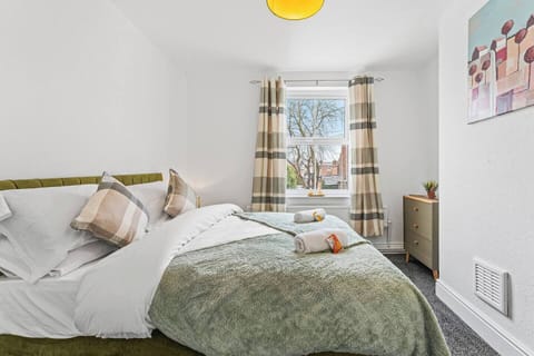 Long Term Stays, Warrington Centre, 3 Bed House House in Warrington