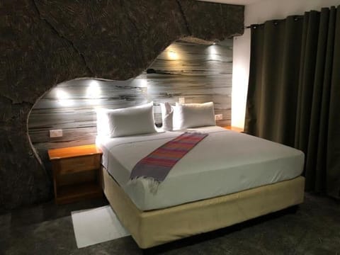 Deluxe Double Room | Desk, laptop workspace, free WiFi