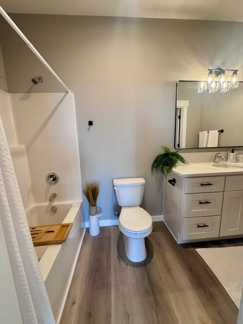 Brand new 3 bedroom 2 1/2 bath home in desirable North Albany House in Albany