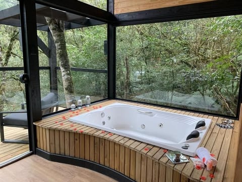 Superior Chalet, Balcony, Garden View | Interior