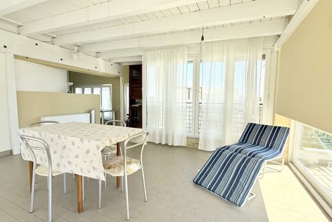 SE181 - Senigallia, spacious and bright three-bedroom apartment with terrace Apartment in Senigallia