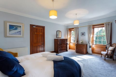 Old Argyll House - Seven Bedroom Villa, Sleeps 16 Villa in Scotland