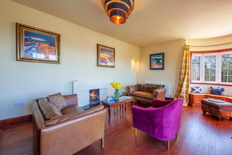 Oban Bay Hall - Seven Bedroom Villa, Sleeps 14 Villa in Oban