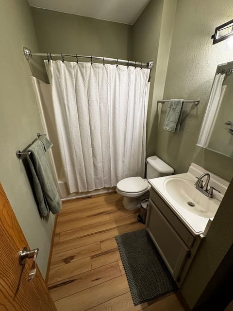 Downtown 3BR Historic Loft Suite Apartment in Mansfield