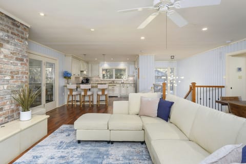 Wren's Nest - 4BR Sea Pines Retreat + Waterfall Pool + Walk to Beach House in Hilton Head Island