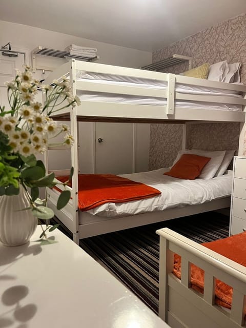 Spacious Group House – Winter Gardens – Sleeps 22 House in Blackpool