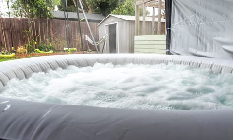 Open Mind Property- 6BR Home, Hot Tub & Free Parking House in Fareham District