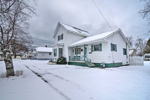 Exterior | Front View | Snow-Covered Yard & Entry Porch