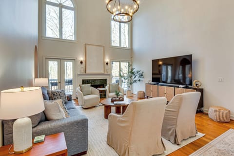 Gainesville Vacation Rental | 5BR | 3.5BA | 5,000 Sq Ft