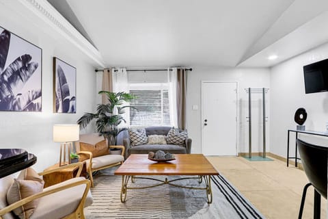 Kentucky Urban 2BR | Near Downtown El Paso Apartment in Ciudad Juarez