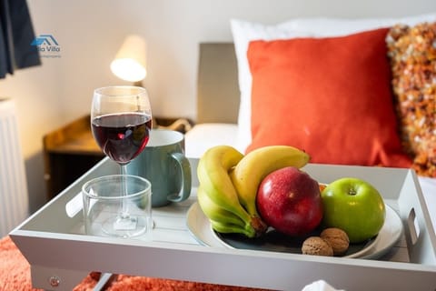 The Pines Villa 1 | Spacious 3BR | Cinema, Games & EV | Parking | Sleeps 10+ House in Northampton