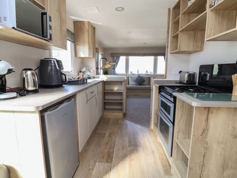 Cottage | Private kitchen | Cookware/dishes/utensils