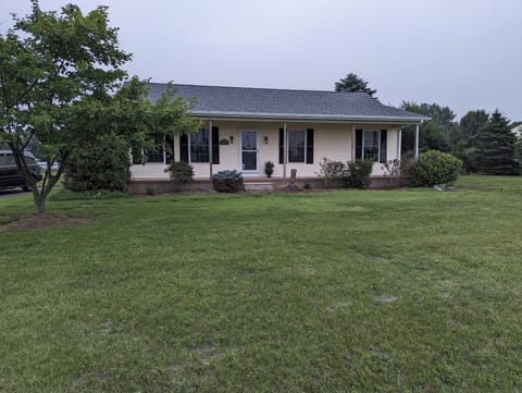 Well-Appointed Ranch Gateway to the Beaches & 2 minutes to the DE Turf Complex House in Sussex County