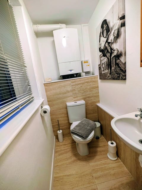 Central Boutique 3 Bed Apartment | Habita Property Apartment in Plymouth
