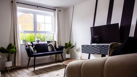 3 Bedroom Home In Warwickshire, United Kingdom House in Rugby