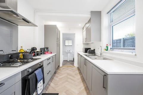 Bright & Cosy 3 Bed Home I Parking I Sleeps 6 House in Ipswich