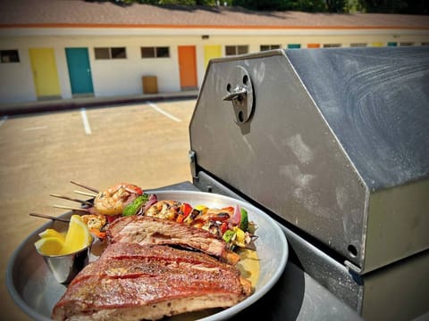 Johnny CASH King Room - Starkville City Jail Bed and Breakfast in Starkville