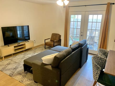 2 Bedroom Central Comfort MSU Apartment in Starkville