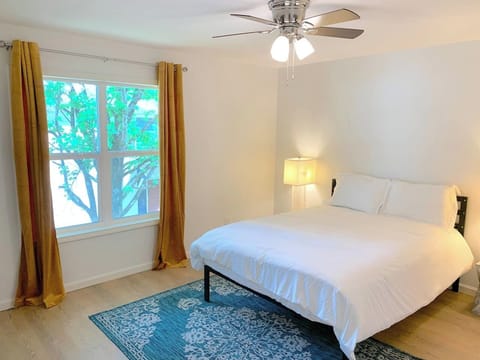 Central MSU Explorer`s Nest 2BR Apartment in Starkville