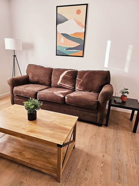 Cozy 2-Bedroom Haven: Sleeps 5! Apartment in Starkville