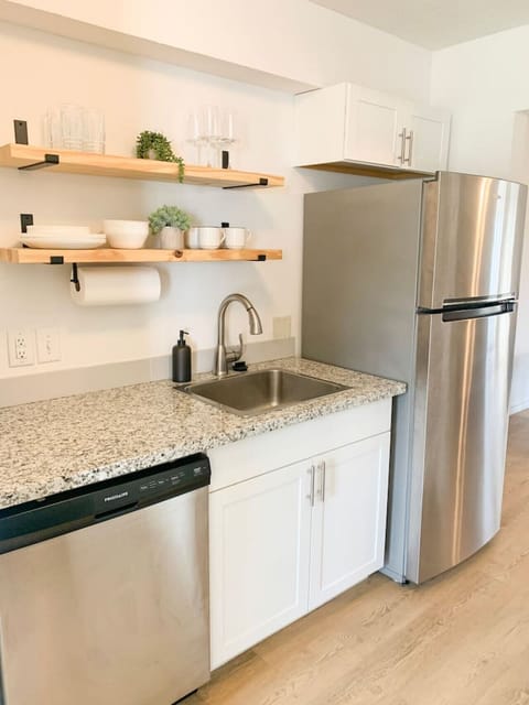 MSU Sweet Spot: Cozy 2BR w/Patio Apartment in Starkville