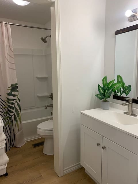 MSU Sweet Spot: Cozy 2BR w/Patio Apartment in Starkville