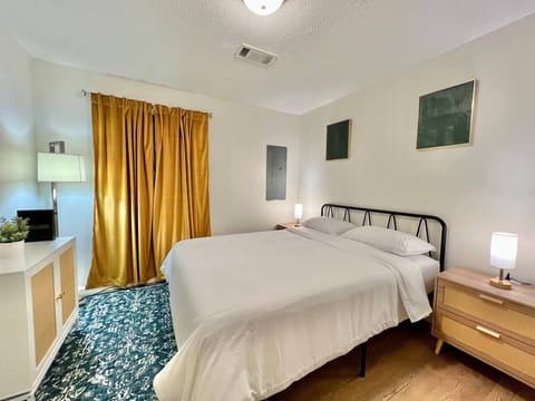 Comfy Convenience 2 BR Close 2 MSU Apartment in Starkville