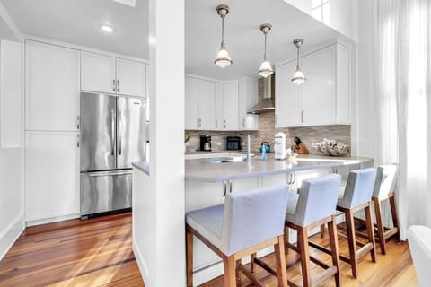 House, Multiple Beds (Sol y Sombra) | Private kitchen