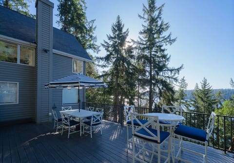 Luxury Home, Beach, Spa, Views, Natural Setting House in Bainbridge Island