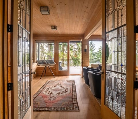 Luxury Home, Beach, Spa, Views, Natural Setting House in Bainbridge Island