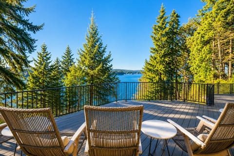 Relax the day away in the afternoon sun while watching eagles soar, boats glide and listening to birdsong.