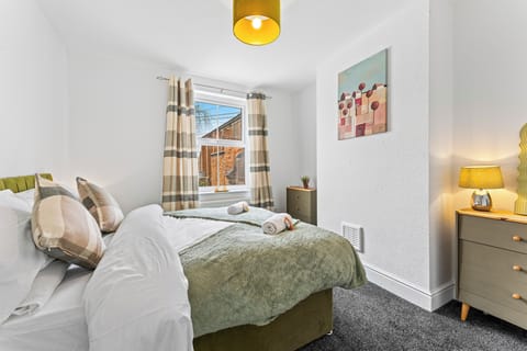 Long Term Stays, Warrington Centre, 3 Bed House House in Warrington