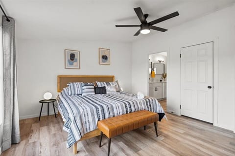 Starlight Horizon 2 Cabins (3 Bed Each) Pool, Firepits, Sleeps up to 16 Cabin in Canyon Lake