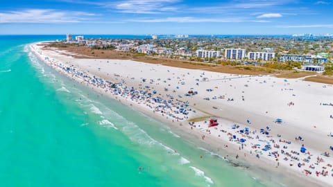 Steps to Siesta Beach – Poolside 2BR Condo (6972)