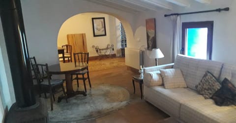 Vue depuis du salon au couloir