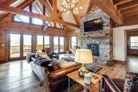 Spruce Pine Vacation Rental | 5BR | 4.5BA | 4,600 Sq Ft