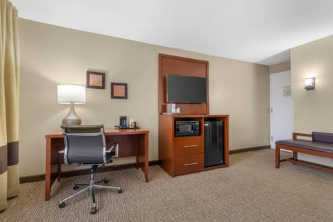 Premium bedding, pillowtop beds, desk, laptop workspace