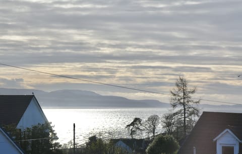 Carmona Bank , Dunoon - sleeps 8 guests, dog friendly House in Dunoon