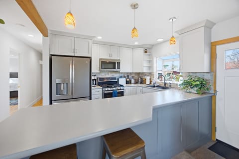 Kitchen (Main Floor)