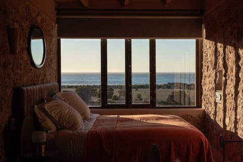 Classic Room, 1 Double Bed, Non Smoking, Sea Facing | In-room safe, individually decorated, individually furnished