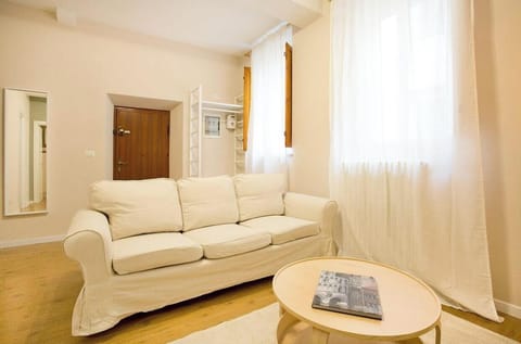 CASA AL GELSO, authentic Tuscan atmosphere Apartment in Capannori