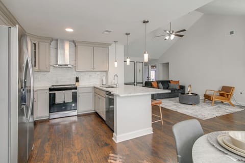 House (3 Bedrooms) | Interior