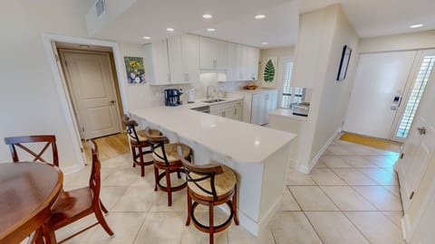 Condo, 3 Bedrooms | Private kitchen | Coffee/tea maker, fridge, oven, toaster