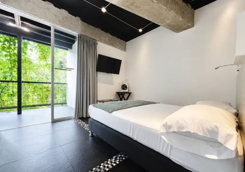 Blackout drapes, iron/ironing board, free WiFi, bed sheets