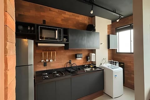 Fridge, cookware/dishes/utensils