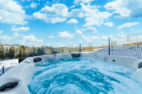 Private spa tub